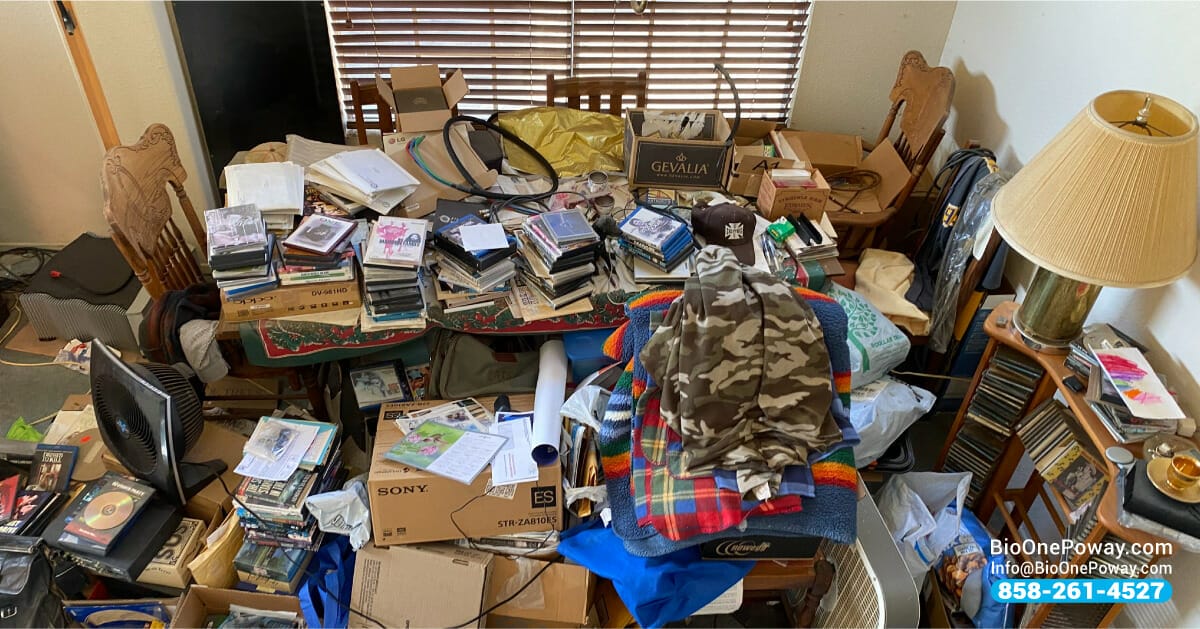 Our mindful technicians can help you remove clutter from your home. Don't hesitate to call us!